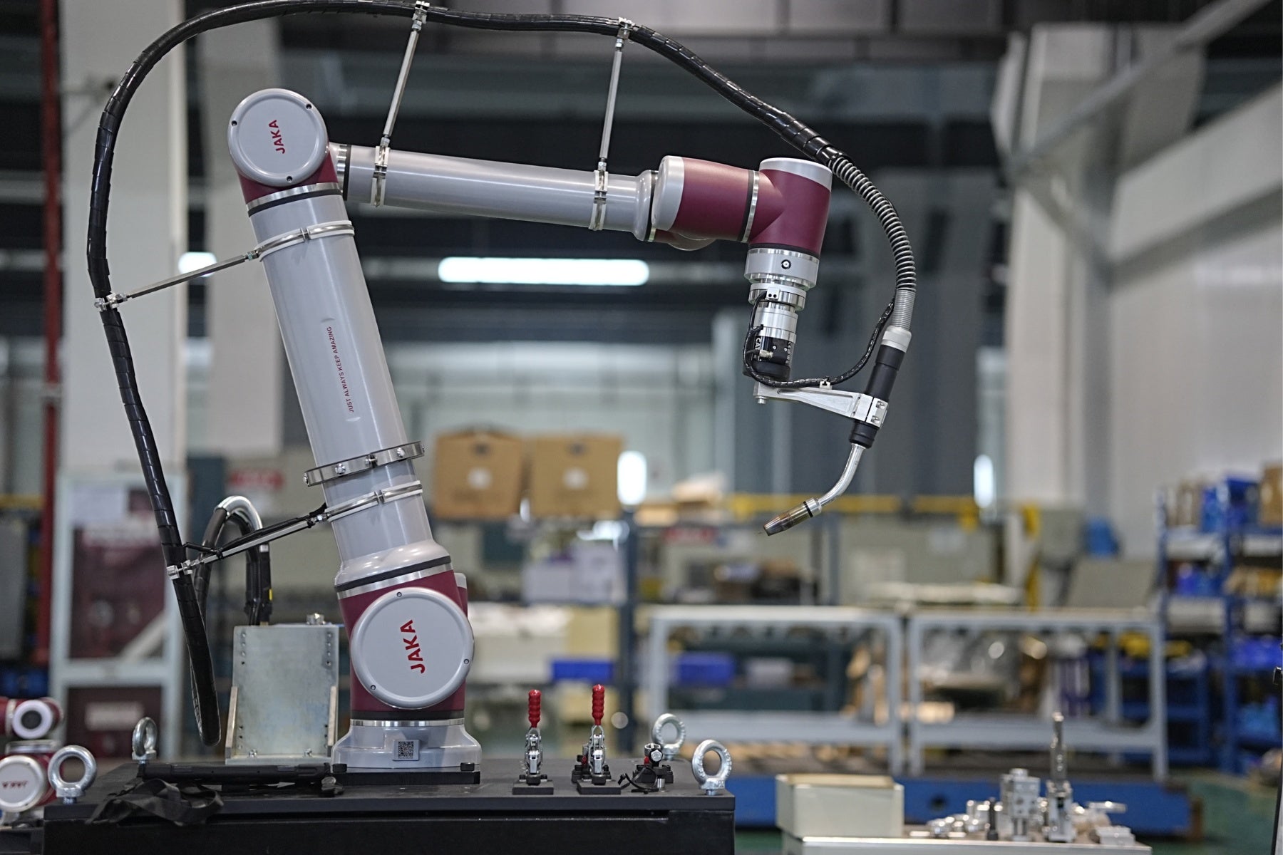 หุ่นยนต์แขนกลอุตสาหกรรม Cobot ราคาเท่าไร? พร้อมวิธีเลือกให้เหมาะกับระบบ Automation ในโรงงาน